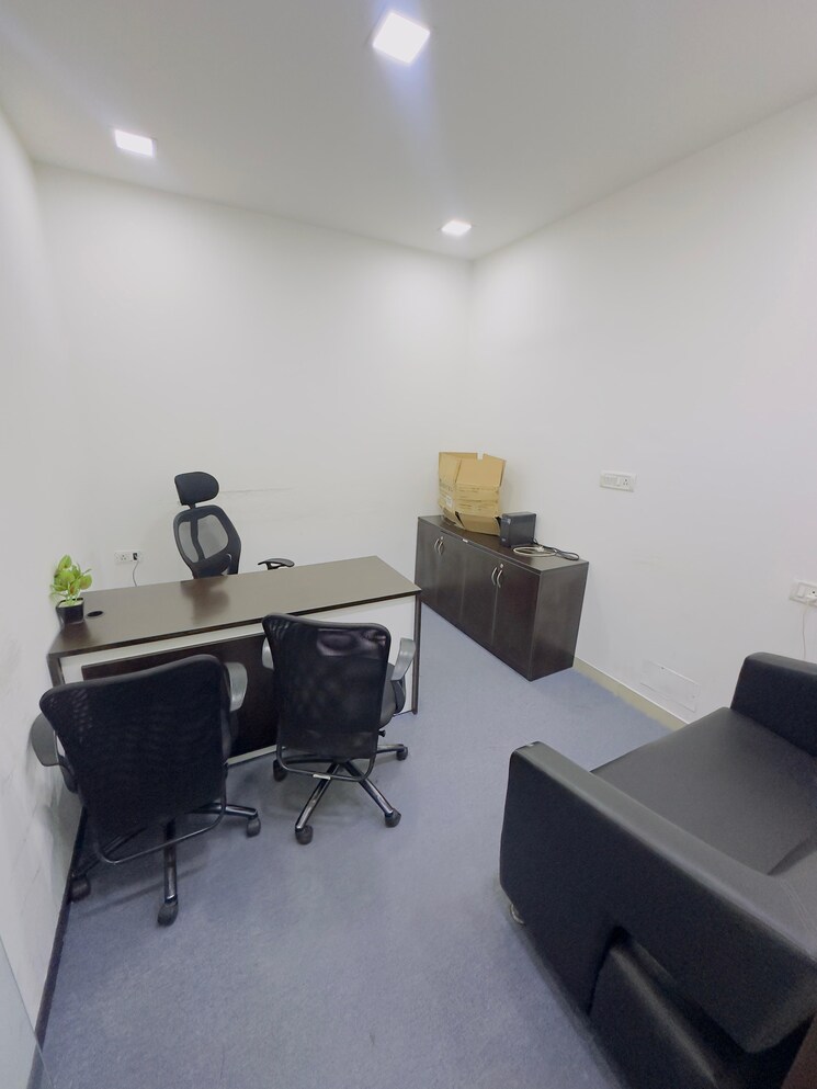 Team Area, platinum-techno-park Commercial Office Space 2660 Sq.Ft. In Vashi Sector 30 Navi Mumbai 9442353