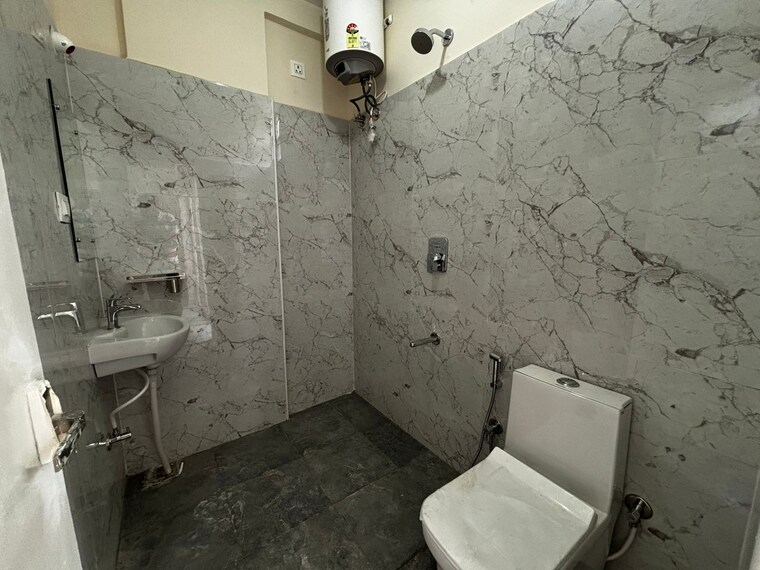 Bathroom, hsr layout 1 Bedroom 550 Sq.Ft. Apartment In Hsr Layout Bangalore 9442341