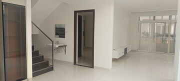 Room in 4 BHK Villa at Radhey Sancia, Tellapur – for Rent