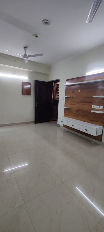 2 BHK Apartment For Rent in JKG Palm Court, Sector 16c Greater Noida