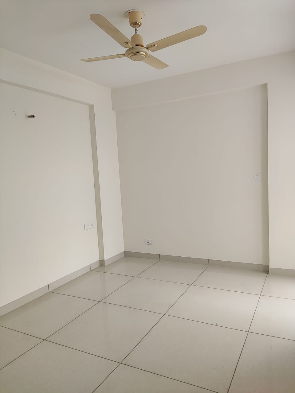 3 BHK + Servant Room Apartment For Sale in International Airport Road