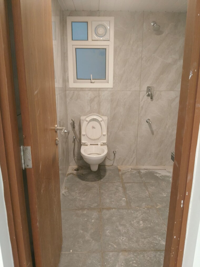 Bathroom, prestige-beverly-hills 3 Bedroom 2124 Sq.Ft. Apartment In Kokapet Hyderabad 9442410