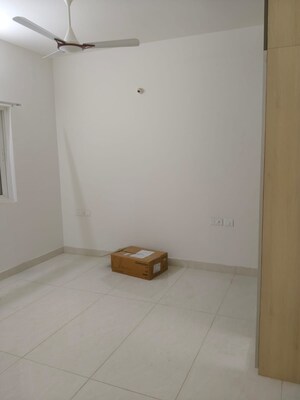 Room in 3 BHK Apartment at Prestige Beverly Hills, Kokapet – for Rent