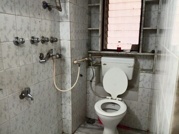 Bathroom in 1 BHK Apartment at Andheri East – for Rent