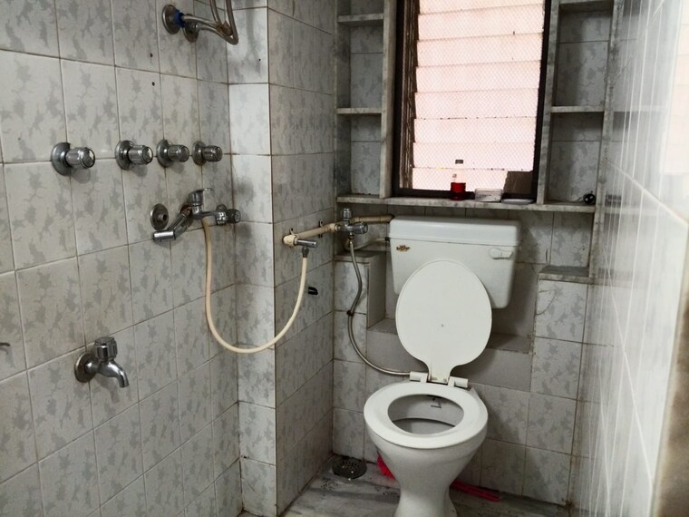 Bathroom, andheri east 1 Bedroom 500 Sq.Ft. Apartment In Andheri East Mumbai 9442419