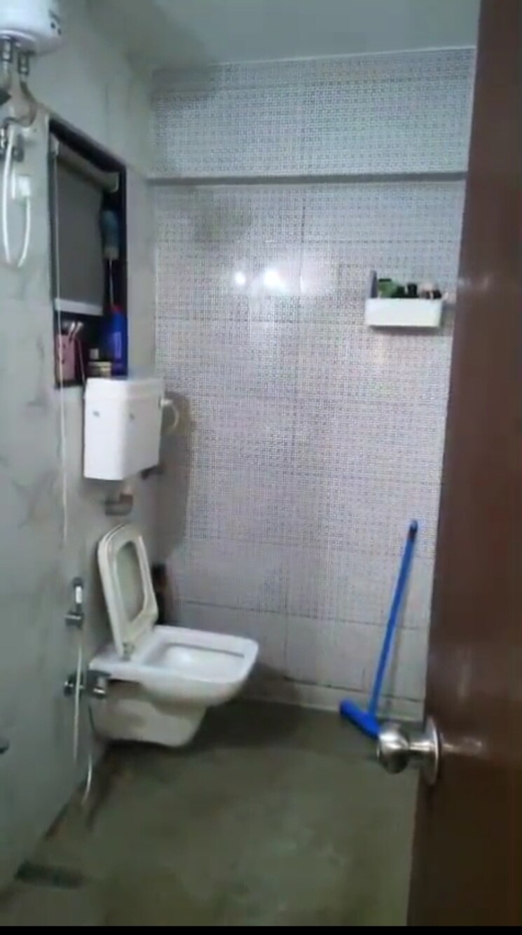 Bathroom, bhoomi-samarth-c-wing 1 Bedroom 430 Sq.Ft. Apartment In Goregaon East Mumbai 9442468
