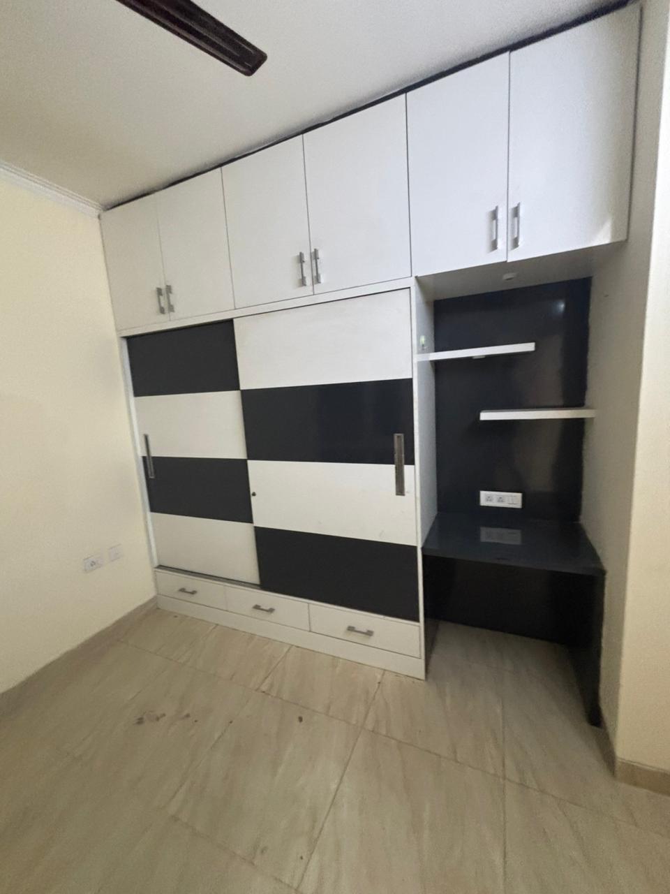 2 BHK Apartment For Rent in Gaur City 2 - 14th Avenue