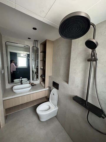 Team Area in 2 BHK Builder Floor at Hubtown Rising City, Ghatkopar East – for Sale