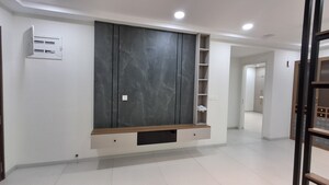 Room in 3 BHK Apartment at Jayabheri The Nirvana, Gopanpally – for Rent