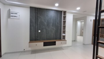 Room in 3 BHK Apartment at Jayabheri The Nirvana, Gopanpally – for Rent