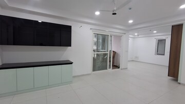 Room in 3 BHK Apartment at Jayabheri The Nirvana, Gopanpally – for Rent