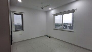 Room in 3 BHK Apartment at Jayabheri The Nirvana, Gopanpally – for Rent