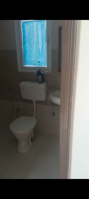 Bathroom in 2 BHK Apartment at Signature Global Orchard Avenue, Sector 93 – for Rent