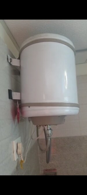 Furnished Amenities in 2 BHK Apartment at Signature Global Orchard Avenue, Sector 93 – for Rent