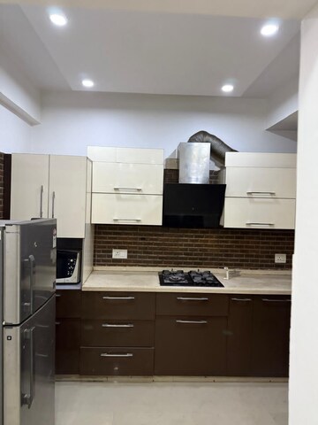 Kitchen in 3 BHK Builder Floor at BPTP District 3, Sector 85 – for Sale