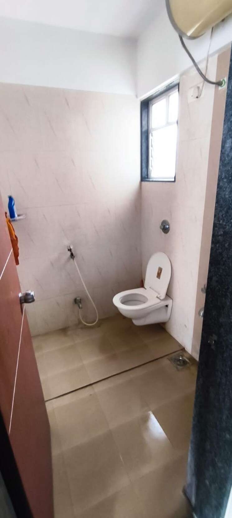 Bathroom, try-kanchan-eleena 2.5 Bedroom 1200 Sq.Ft. Apartment In Wakad Pune 9442590