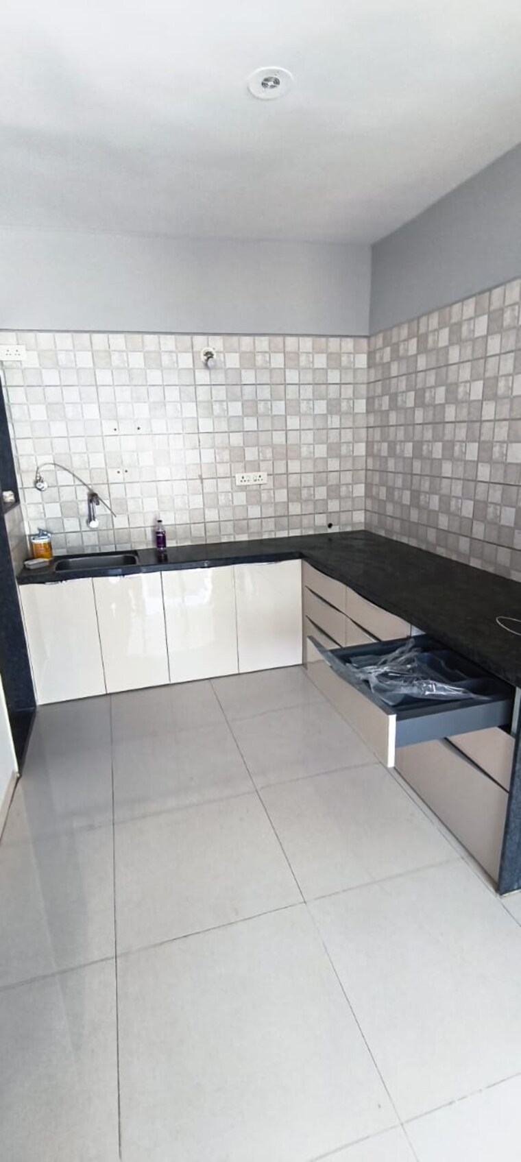 Kitchen, try-kanchan-eleena 2.5 Bedroom 1200 Sq.Ft. Apartment In Wakad Pune 9442590