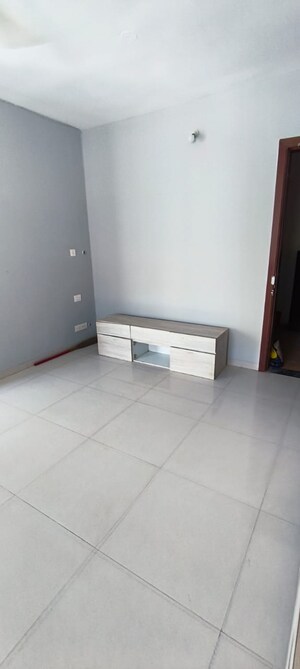 Room in 2.5 BHK Apartment at Try Kanchan Eleena, Wakad – for Rent