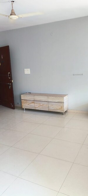 Room in 2.5 BHK Apartment at Try Kanchan Eleena, Wakad – for Rent