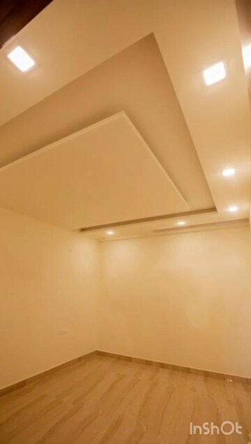 Room in 3 BHK Builder Floor at Puri Pratham, Sector 84 – for Rent