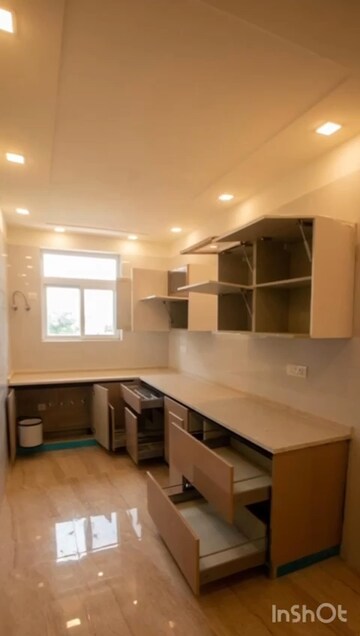 Living Room in 3 BHK Builder Floor at Puri Pratham, Sector 84 – for Rent