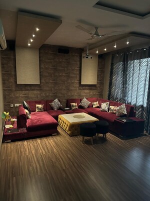 Bedroom in 4 BHK Builder Floor at BPTP Park Central, Sector 85 – for Sale