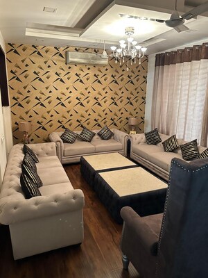 Team Area in 4 BHK Builder Floor at BPTP Park Central, Sector 85 – for Sale