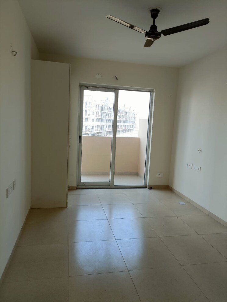 Room, sushma-valencia 3 Bedroom 1800 Sq.Ft. Apartment In International Airport Road Zirakpur 9442765