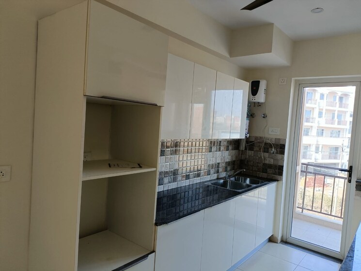 Kitchen, sushma-valencia 3 Bedroom 1800 Sq.Ft. Apartment In International Airport Road Zirakpur 9442765
