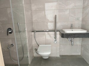 Bathroom in 5 BHK Apartment at Rustomjee Crown, Prabhadevi – for Sale