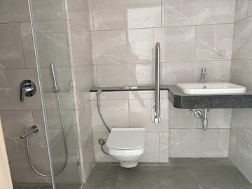 Bathroom in 5 BHK Apartment at Rustomjee Crown, Prabhadevi – for Sale