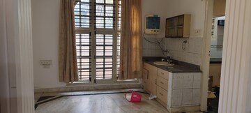 Room in 2 BHK Builder Floor at Halasuru – for Rent