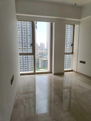 Room in 4 BHK Apartment at Worli – for Sale