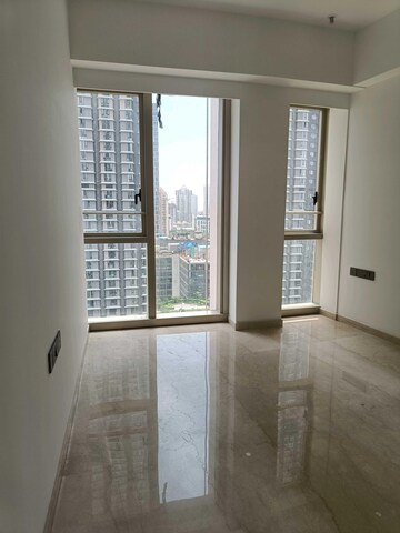 Room in 4 BHK Apartment at Worli – for Sale