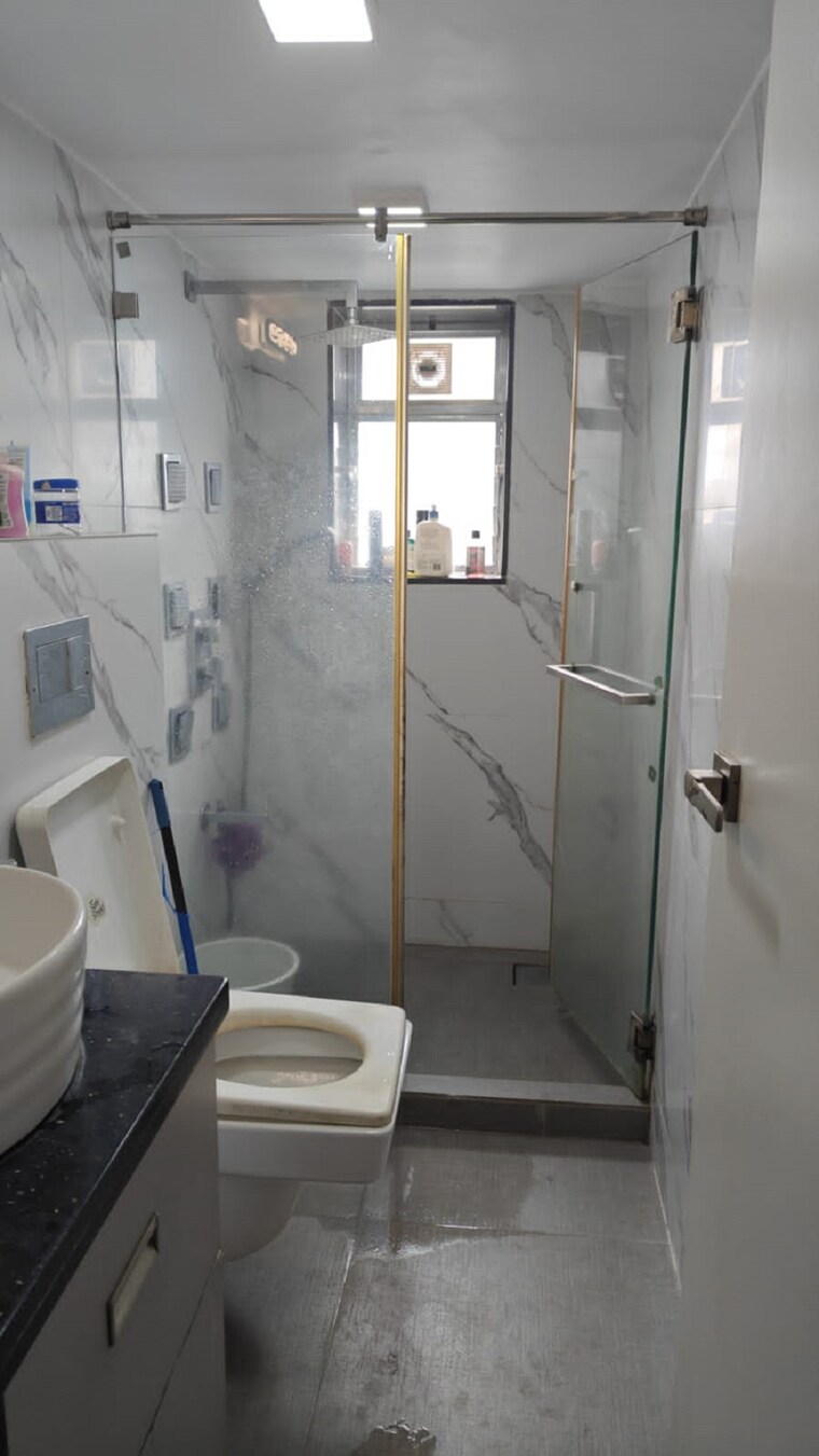 Bathroom, santacruz west 2 Bedroom 750 Sq.Ft. Apartment In Santacruz West Mumbai 9442910