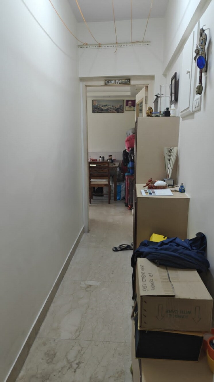 Room, santacruz west 2 Bedroom 750 Sq.Ft. Apartment In Santacruz West Mumbai 9442910