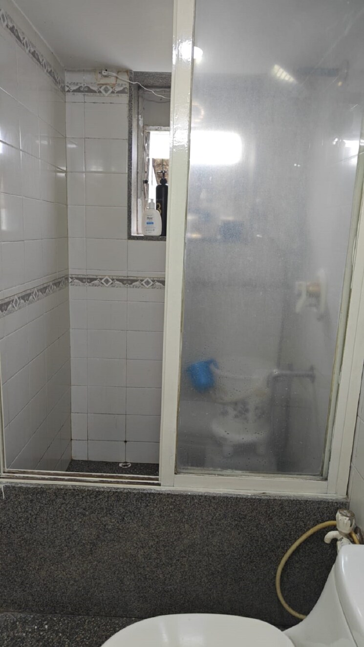 Bathroom, santacruz west 2 Bedroom 750 Sq.Ft. Apartment In Santacruz West Mumbai 9442910