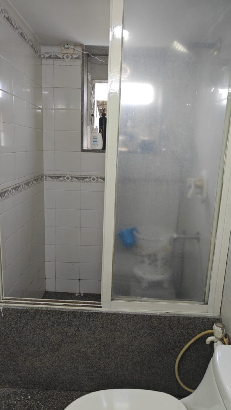 Bathroom, santacruz west 2 Bedroom 750 Sq.Ft. Apartment In Santacruz West Mumbai 9442910