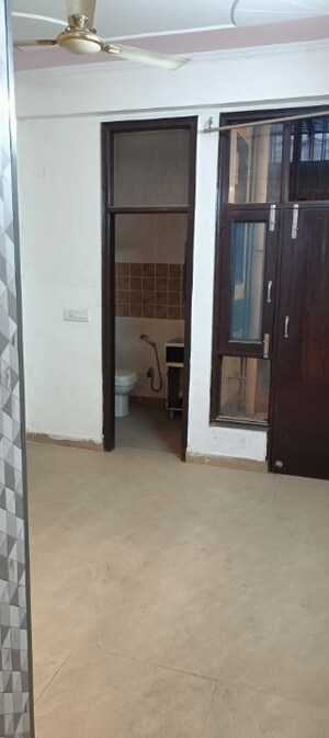 Room in 2 BHK Builder Floor at Niti Khand I – for Sale