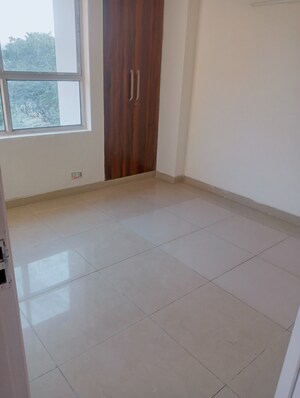 Room in 3.5 BHK Apartment at Eros Wembley Estate, Sector 50 – for Rent