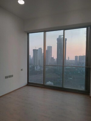 Room in 4 BHK Apartment at Rustomjee Crown, Prabhadevi – for Sale