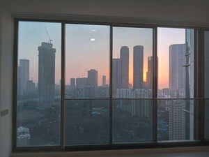 Room in 4 BHK Apartment at Rustomjee Crown, Prabhadevi – for Sale