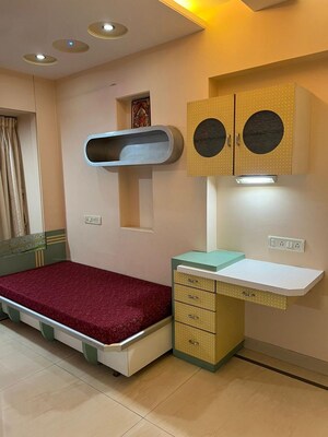 Team Area in 2 BHK Apartment at Satellite Tower, Goregaon East – for Rent