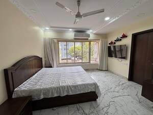 Bedroom in 3 BHK Apartment at Bandra West – for Rent