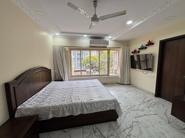 Bedroom in 3 BHK Apartment at Bandra West – for Rent
