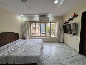 Bedroom in 3 BHK Apartment at Bandra West – for Rent