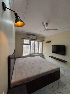 Bedroom in 3 BHK Apartment at Bandra West – for Rent