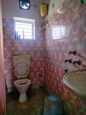 Bathroom in 3 BHK Apartment at Kolkatta Gpo – for Sale