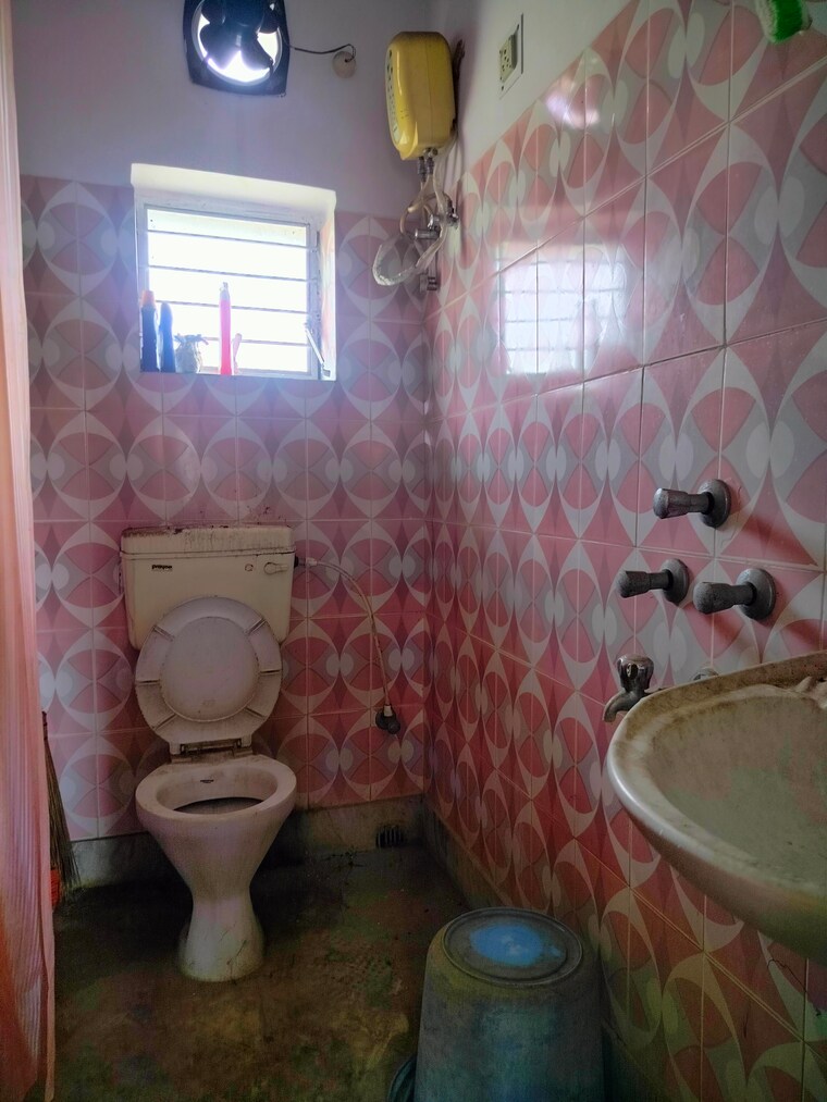 Bathroom, kolkatta gpo 3 Bedroom 1135 Sq.Ft. Apartment In Kolkatta Gpo Kolkata 9443041