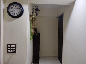 Room in 2 BHK Apartment at Group Seven Rushi Heights, Goregaon East – for Rent